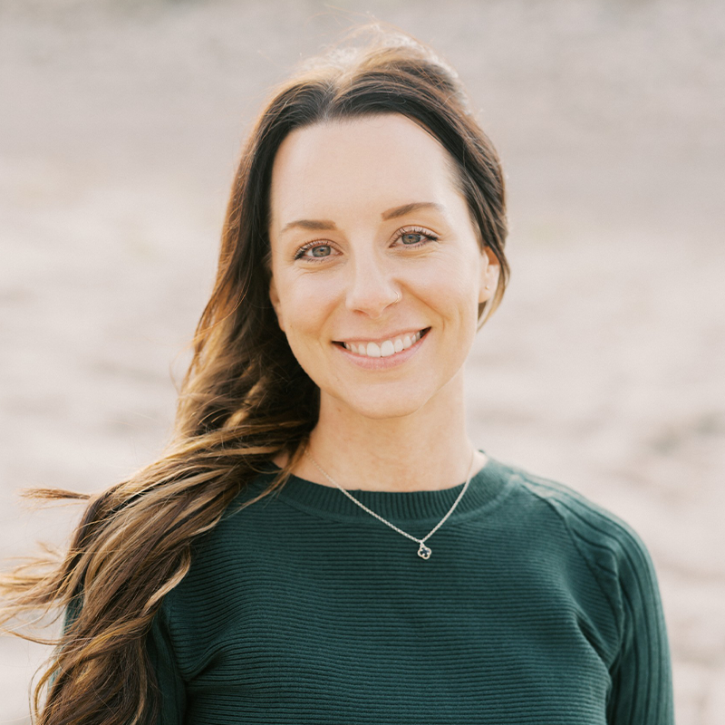 A headshot photo of Stephanie Nelson.
